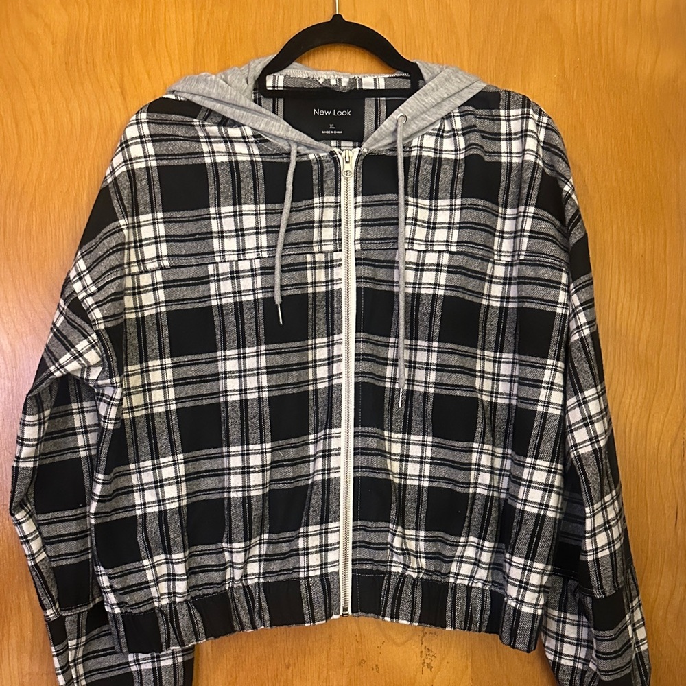 New Look Black & White Plaid Zip-Up Hoodie with Gray Hood - Picture 2 of 11